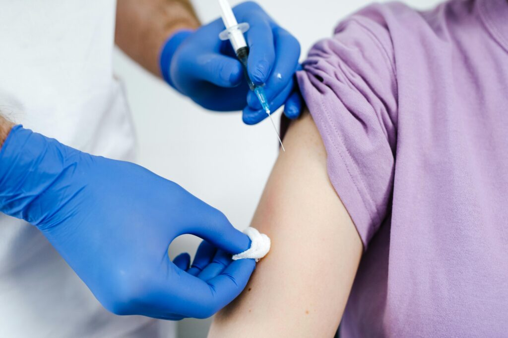 U.S. Visa Medical Guide: My immunization day at St. Luke’s Extension Clinic + Passport Drop-Off Tips at VAC Parqal