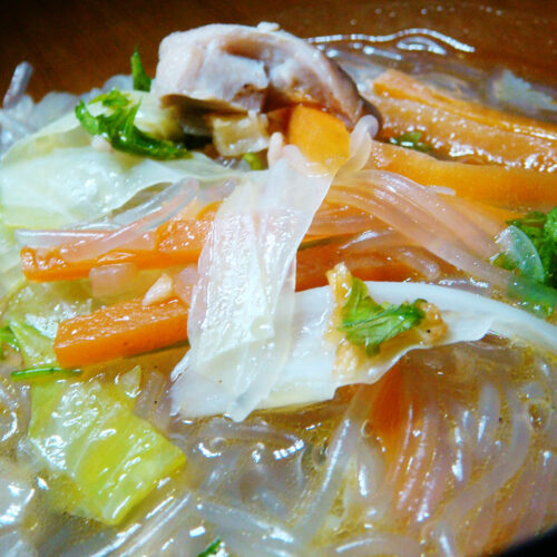 30-Minute Easy Chicken Sotanghon Soup (Chinese-Style Mung Bean Noodle Soup)