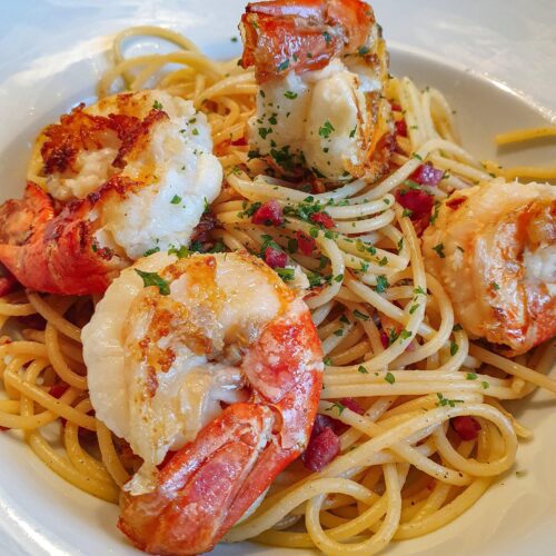 Mojo de Ajo Shrimp Pasta with garlic shrimp, lime, and parsley