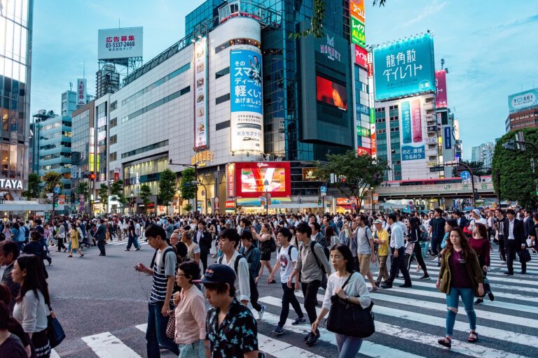 Tokyo itinerary 5 days: Shibuya Crossing at dusk in Tokyo, Japan